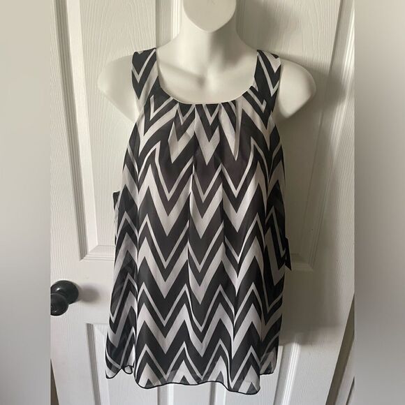 🆕 IZ Byer California Chevron Halter Top Black & White Sz XL - Picture 2 of 7